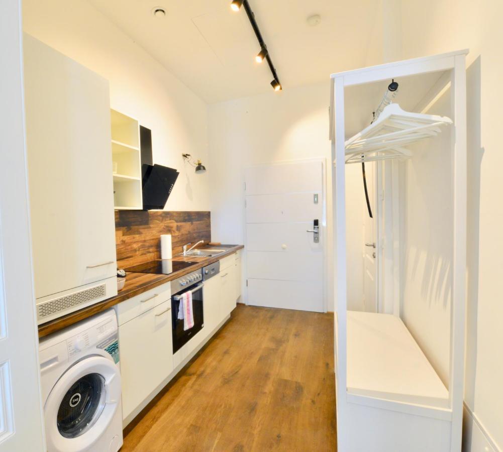 Charming Studio In Servitenviertel II Виена Екстериор снимка